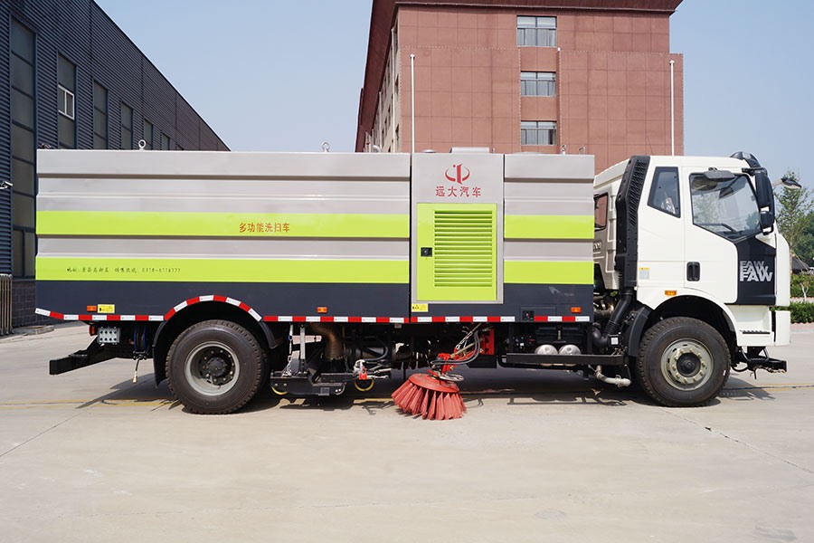 8噸洗掃車 YYD5181TXSC6(一汽解放)(正右)