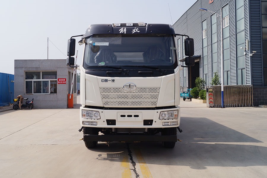 8噸洗掃車 YYD5181TXSC6(一汽解放)(正前)