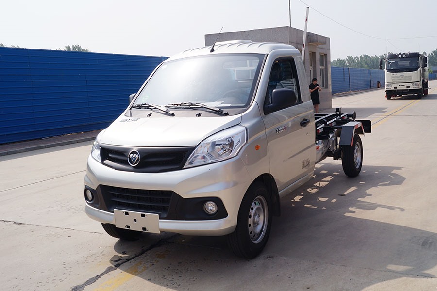 1噸車廂可卸式垃圾車(左45°)