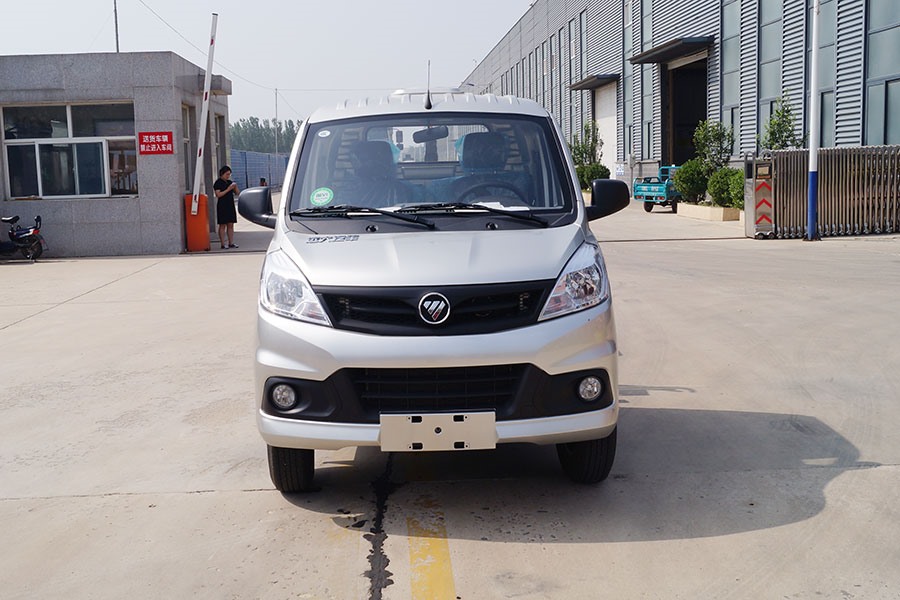 1噸車廂可卸式垃圾車YYD5030ZXXB6(正前)