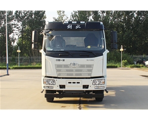 壓縮式對(duì)接垃圾車 YYD5180ZDJC6（正前）