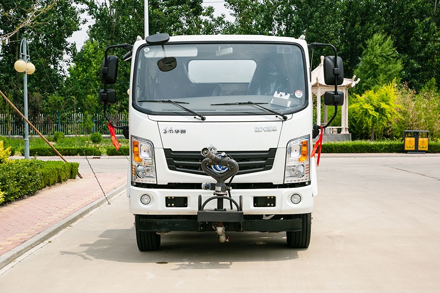 城市護(hù)欄清洗車(chē)