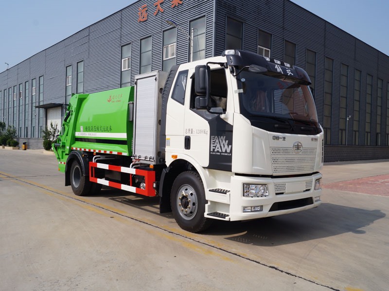 純電動(dòng)壓縮式垃圾車 YYD5120ZYSCBEV(右45°)