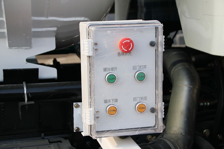 電動吸污車細節(jié)圖